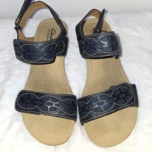 Clarks Bendables Wedge Sandals – Navy Leather Cutout Detail Comfort Size 8